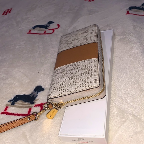 Michael Kors wallet - Picture 6 of 6